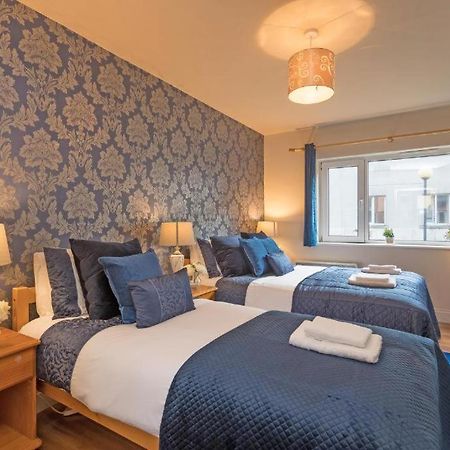 Town Square Townhouse - Best Location In غالواي المظهر الخارجي الصورة