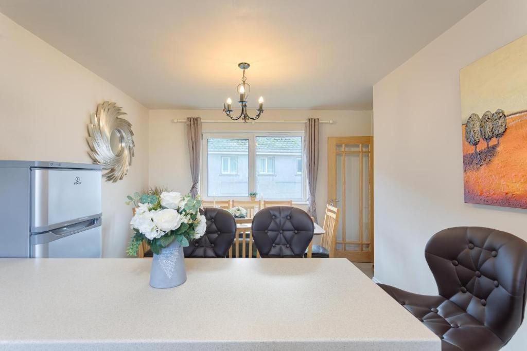 Town Square Townhouse - Best Location In غالواي المظهر الخارجي الصورة
